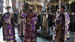 Митрополит Волоколамский Иларион посетил Ватопедский монастырь и русский скит Ксилургу