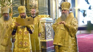 В день своего 60-летия митрополит Санкт-Петербургский и Ладожский Варсонофий совершил Божественную литургию в Казанском соборе северной столицы