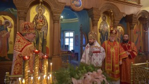 В день памяти святой Екатерины митрополит Иларион  совершил богослужение в Екатерининском храме на Всполье – подворье Православной Церкви в Америке