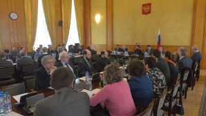 Metropolitan Hilarion attends national symposium of theologians and researchers on religion