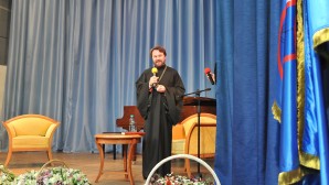 Митрополит Иларион встретился с учащимися московской гимназии имени А.С. Грибоедова