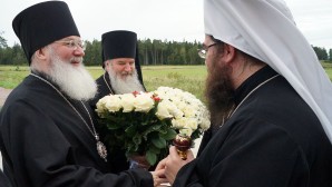 Sa Béatitude le métropolite Rostislav au monastère de Valaam