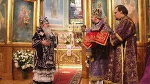 В праздник Воздвижения Креста Господня Предстоятель Православной Церкви в Америке совершил Литургию в Патриаршем соборе Нью-Йорка