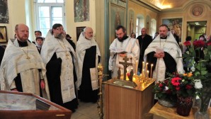 В московском храме святой великомученицы Екатерины была совершена панихида по новопреставленному архимандриту Александру (Пихачу)