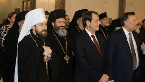 ΜΗΤΡΟΠΟΛΙΤΗΣ ΙΛΑΡΙΩΝΑΣ ΣΤΗΝ ΤΕΛΕΤΗ ΘΥΡΑΝΟΙΞΙΩΝ ΤΟΥ ΡΩΣΙΚΟΥ ΝΑΟΥ ΣΤΗΝ ΚΥΠΡΟ