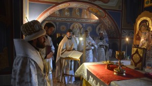 Митрополит Волоколамский Иларион совершил Литургию древнерусским чином в московском храме Покрова Пресвятой Богородицы в Рубцове