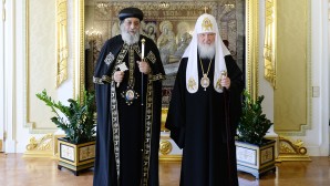 ΣΥΝΑΝΤΗΣΗ ΤΟΥ ΑΓΙΩΤΑΤΟΥ ΠΑΤΡΙΑΡΧΗ ΚΥΡΙΛΛΟΥ ΜΕ ΤΟΝ ΚΟΠΤΗ ΠΑΤΡΙΑΡΧΗ ΘΕΟΔΩΡΟ Β’