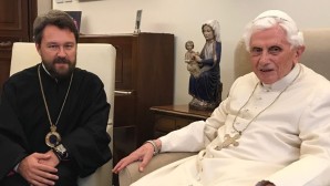 Le métropolite Hilarion en visite chez le pape émérite Benoît XVI