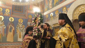 В канун Крестопоклонной Недели митрополит Волоколамский Иларион совершил всенощное бдение в храме Усекновения главы Иоанна Предтечи под Бором