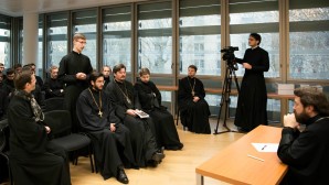 Le métropolite Hilarion a rencontré les étudiants du Centre de formation spirituelle Sainte-Geneviève-de-Paris