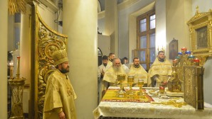 В праздник Рождества Христова митрополит Иларион совершил ночное богослужение в храме иконы «Всех скорбящих Радость» на Ордынке