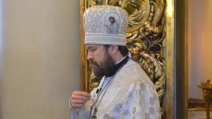 В Великую cубботу митрополит Волоколамский Иларион совершил Литургию святителя Василия Великого
