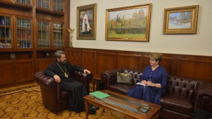Rencontre du métropolite Hilarion de Volokolamsk avec l’ambassadeur chargé des missions spéciales du ministère des Affaires étrangères de Russie, E. Mitrofanova
