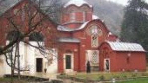 (Russian) Правительство России продолжает восстанавливать православные святыни Косово