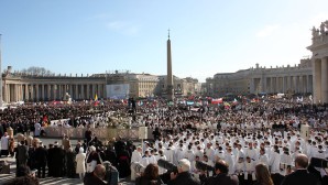 Delegazione russa presenzia al rito in piazza San Pietro