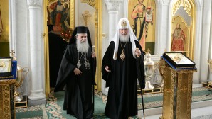 Προκαθήμενος της Ορθοδόξου Εκκλησίας Ιεροσολύμων τέλεσε δοξολογία στο παρεκκλήσιο της κατοικίας του Αγιωτάτου Πατριάρχου Μόσχας και Πασών των Ρωσιών