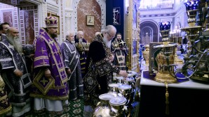 Θεία Λειτουργία και καθαγιασμός του Αγίου Μύρου τη Μεγάλη Πέμπτη από τον Προκαθήμενο της Ρωσικής Εκκλησίας