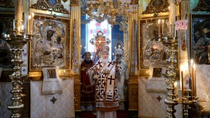 Il Patriarca celebra al monastero russo del monte Athos