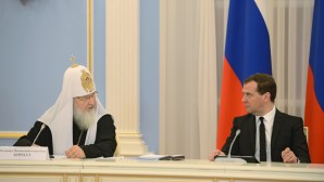 Le chef du gouvernement russe D. Medvedev et Sa Sainteté le Patriarche Cyrille ont présidé une réunion du Conseil public de curatelle du monastère athonite Saint-Pantéléimon