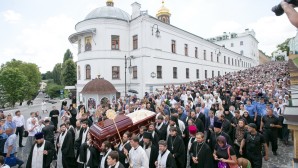 В Киево-Печерской лавре совершено отпевание и погребение Блаженнейшего митрополита Киевского и всея Украины Владимира