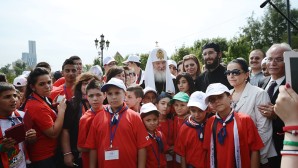 Incontro del Patriarca con un gruppo di orfani della Siria