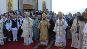 Metropolitan Hilarion celebrates Divine Liturgy at Pangarati Monastery