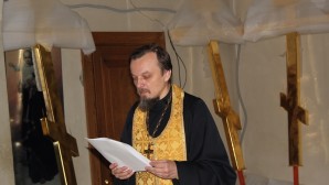 На Патриаршем подворье в Черниговском переулке освятили кресты на купола