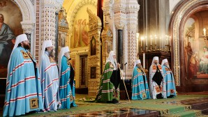 Иерарх Грузинской Православной Церкви сослужил за Патриаршим богослужением в Храме Христа Спасителя в Москве