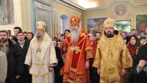Le métropolite Tikhon de toute l’Amérique et du Canada a célébré la Divine liturgie à la procure de l’Église orthodoxe en Amérique de Moscou