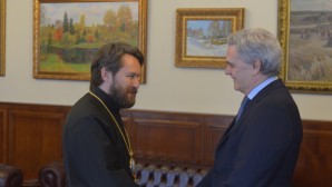 Le Président du Département des relations ecclésiastiques extérieures rencontre l’ambassadeur d’Italie en Fédération de Russie