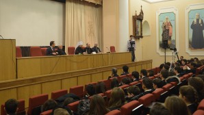 Le métropolite Hilarion de Volokolamsk a reçu un important groupe d’élèves italiens