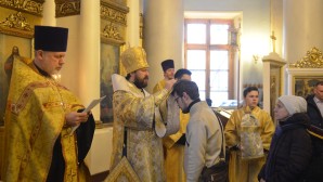 Le métropolite Hilarion a célébré le rite de réunion à l’Église orthodoxe de ceux qui s’en étaient temporairement écartés