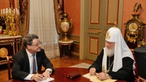 Συνάντηση του Αγιωτάτου Πατριάρχη Κυρίλλου με τον Πρέσβη της Ελβετίας στη Ρωσία