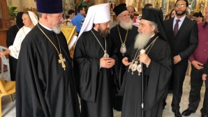 Metropolitan Hilarion meets with Patriarch Theophilos of Jerusalem