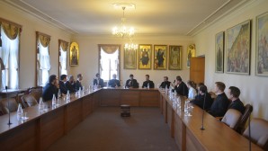 Un groupe de prêtres et d’étudiants anglais en visite au Département des relations ecclésiastiques extérieures du Patriarcat de Moscou