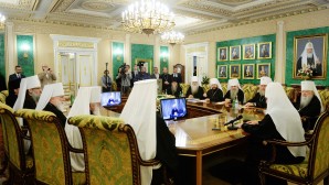 Έκτακτη συνεδρία της Ιεράς Συνόδου της Ορθοδόξου Εκκλησίας της Ρωσίας υπό την προεδρία του Αγιωτάτου Πατριάρχη Κυρίλλου