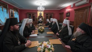 Синод Украинской Православной Церкви заявил о давлении государственной власти Украины на епископат, духовенство и верных канонической Церкви