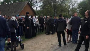 Храмы канонической Церкви вновь подверглись нападениям в Ровенской области Украины