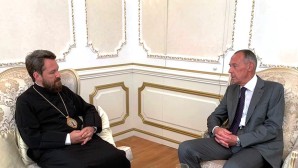 Metropolitan Hilarion meets with Russia’s ambassador in Greece