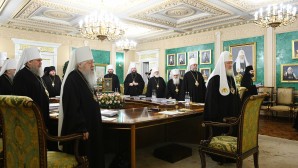 Le Synode de l’Église russe a exprimé sa profonde affliction des actes anti-canoniques du patriarche Théodore d’Alexandrie, entré en communion avec les schismatiques