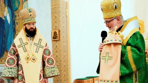 L’exarque patriarcal d’Europe occidentale et le chef de l’Archevêché des églises de tradition russe en Europe occidentale ont célébré la Liturgie à la cathédrale de la Trinité de Paris