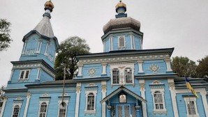 В Винницкой области Украины рейдеры из «ПЦУ» повесили замки на храм, в котором молились прихожане