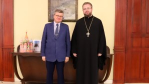Representative of the Russian Orthodox Church meets with Russian ambassador of Cambodia