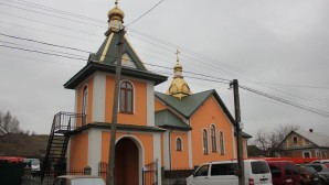 В Тернопольской епархии совершили освящение нового храма для пострадавшей от рейдерства общины УПЦ в Брыкове